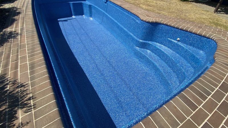 swimming pool resurfacing and restoration feature